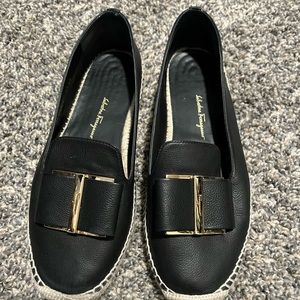 Size 8 black and gold